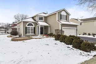 1108 Heavens Gate Dr, Lake in the Hills, IL 60156 - Photo 1