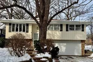 1418 Thornwood Dr, Downers Grove, IL 60516 - Photo 1