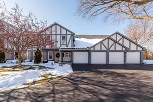 32 W Fern Ct, Palatine, IL 60067 - Photo 1