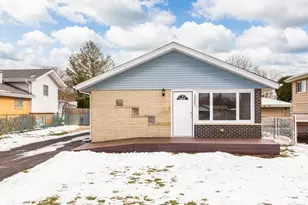 13601 Loomis Ln, Crestwood, IL 60418 - Photo 1