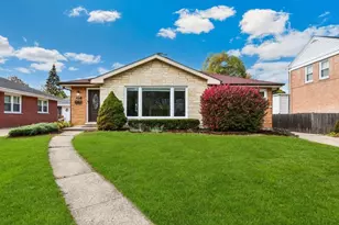 416 N Eastwood Ave, Mount Prospect, IL 60056 - Photo 1