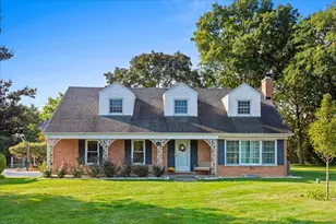 3255 Westview Dr, Northbrook, IL 60062 - Photo 1