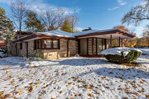 1118 Shiloh Blvd, Zion, IL 60099 - Photo 1