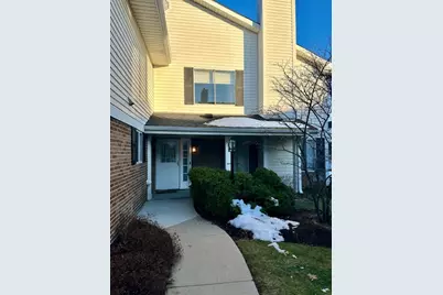 546 Willowcreek Court #546, Clarendon Hills, IL 60514 - Photo 1