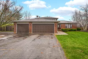 23913 S Highland Dr, Manhattan, IL 60442 - Photo 1