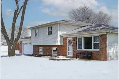 1800 Via Veneto Lane, Saint Charles, IL 60174 - Photo 1