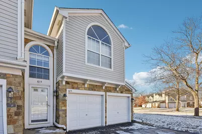 615 Grosse Pointe Circle #12-7, Vernon Hills, IL 60061 - Photo 1