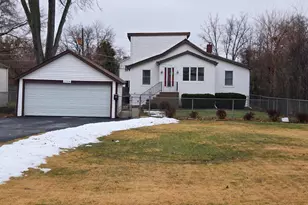 1754 E Lincoln Ave, Des Plaines, IL 60018 - Photo 1