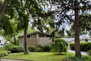 1974 Elmwood Dr, Highland Park, IL 60035 - Photo 1