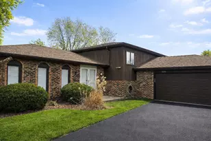 1048 E 194th Pl, Glenwood, IL 60425 - Photo 1