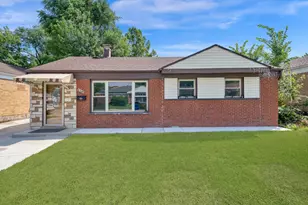 8053 S Kenton Ave, Chicago, IL 60652 - Photo 1