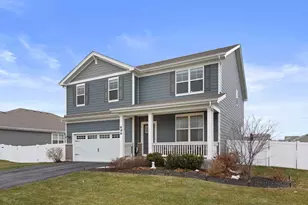 696 Kentshire Cir, Elgin, IL 60124 - Photo 1