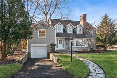 100 Williamsburg Road, Evanston, IL 60203 - Photo 1