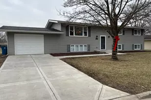 110 Hickory Ln, Morris, IL 60450 - Photo 1