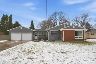 206 Boulevard St, Sandwich, IL 60548 - Photo 1