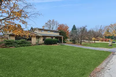 5440 S Edgewood Avenue, La Grange Highlands, IL 60525 - Photo 1