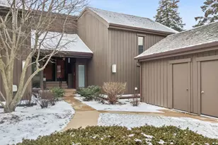 276 Old Barn Rd, Barrington, IL 60010 - Photo 1