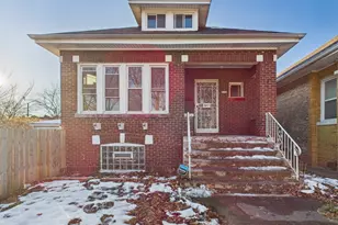 8116 S Marquette Ave, Chicago, IL 60617 - Photo 1