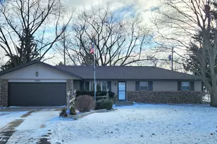 10227 Blazer Ct, Machesney Park, IL 61115 - Photo 1