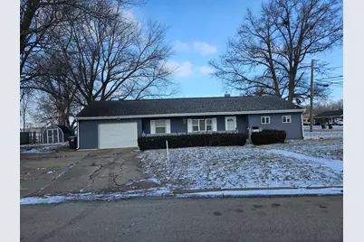 2202 Chestnut Avenue, Sterling, IL 61081 - Photo 1