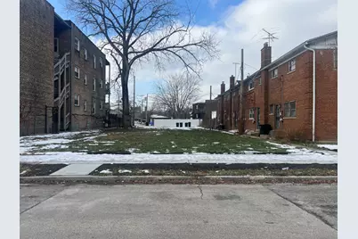 9044 S Dauphin Avenue, Chicago, IL 60619 - Photo 1