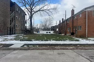9044 S Dauphin Ave, Chicago, IL 60619 - Photo 1