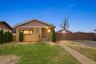 866 Greenbay Ave, Calumet City, IL 60409 - Photo 1