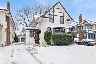 637 N Grove Ave, Oak Park, IL 60302 - Photo 1