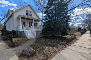 7425 N California Ave, Chicago, IL 60645 - Photo 1