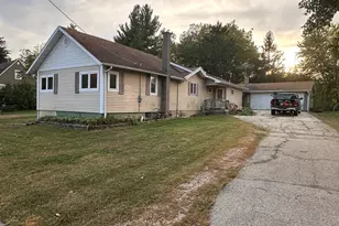 394 South St, Burlington, IL 60109 - Photo 1