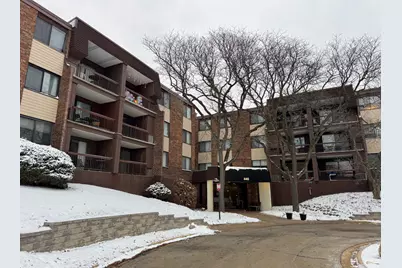 [Address not provided], Glen Ellyn, IL 60137 - Photo 1