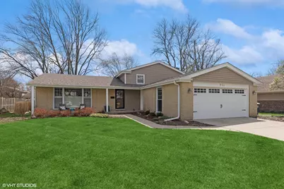 711 E Hackberry Drive, Arlington Heights, IL 60004 - Photo 1