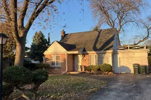 8142 W Oak Ln, Niles, IL 60714 - Photo 1