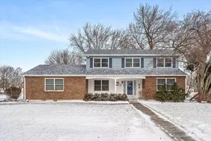 2477 W Downer Pl, Aurora, IL 60506 - Photo 1