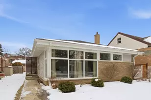 7531 N Karlov Ave, Skokie, IL 60076 - Photo 1