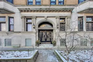 613 W Barry Ave, Chicago, IL 60657 - Photo 1