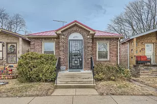 8757 S Paxton Ave, Chicago, IL 60617 - Photo 1