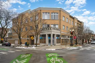 2555 W Leland Ave, Chicago, IL 60625 - Photo 1