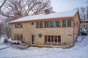 38W443 Sunset Dr, Saint Charles, IL 60175 - Photo 1