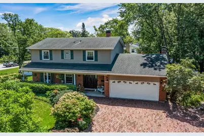 401 69th Street, Darien, IL 60561 - Photo 1