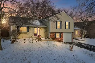 113 Wallace St, Bartlett, IL 60103 - Photo 1