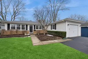 151 Walton St, Barrington, IL 60010 - Photo 1