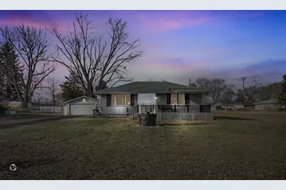 390 N Washington Street, Coal City, IL 60416 - Photo 1