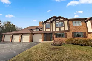 13212 S Oak Hills Pkwy, Palos Heights, IL 60463 - Photo 1