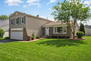 24W681 Woodcrest Dr, Naperville, IL 60540 - Photo 1