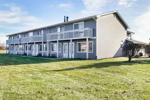 17475 W Chestnut Ln, Gurnee, IL 60031 - Photo 1