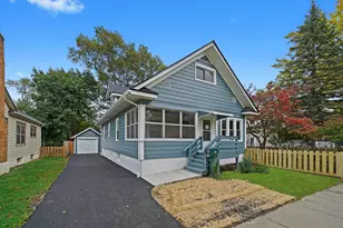 1009 Augusta Ave, Elgin, IL 60120 - Photo 1