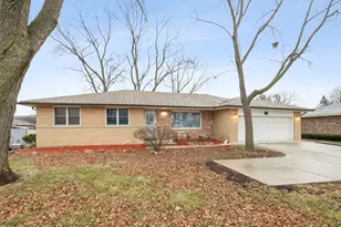 9137 S 88th Ave S, Hickory Hills, IL 60457 - Photo 1