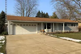 301 N View St, Hinckley, IL 60520 - Photo 1