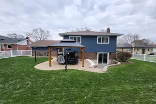 609 Trent Ln, Schaumburg, IL 60193 - Photo 1